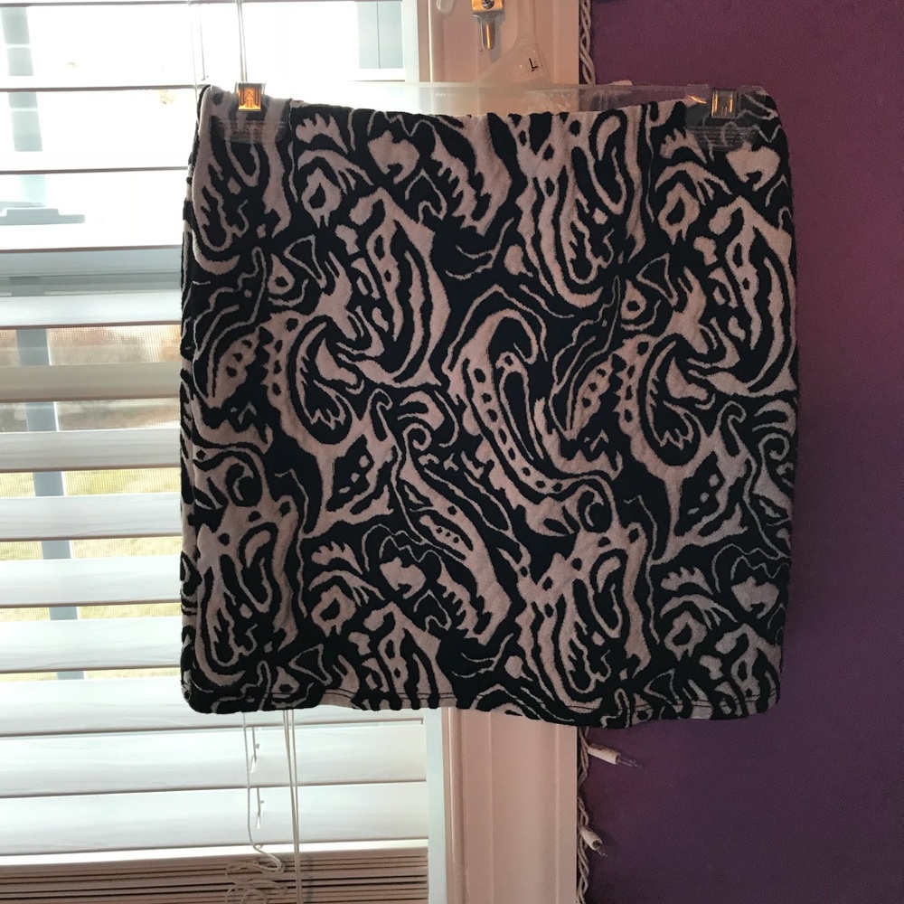 Black and white print mini skirt